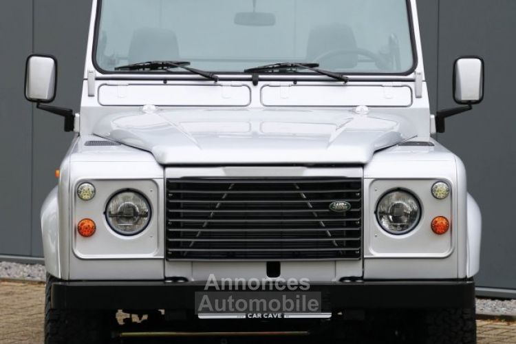 Land Rover Defender 90 V8 3.5L V8 producing 140 bhp - <small></small> 68.500 € <small>TTC</small> - #16