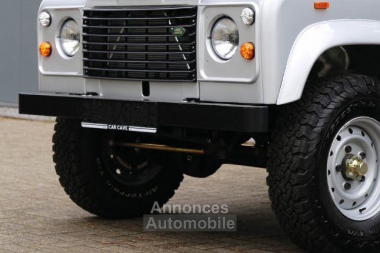 Land Rover Defender 90 V8 3.5L V8 producing 140 bhp - <small></small> 68.500 € <small>TTC</small> - #25