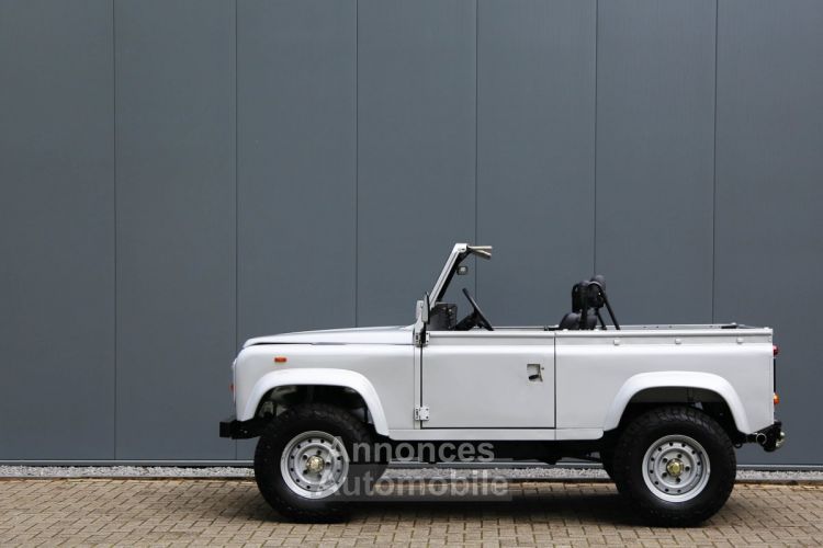 Land Rover Defender 90 V8 3.5L V8 producing 140 bhp - <small></small> 68.500 € <small>TTC</small> - #28