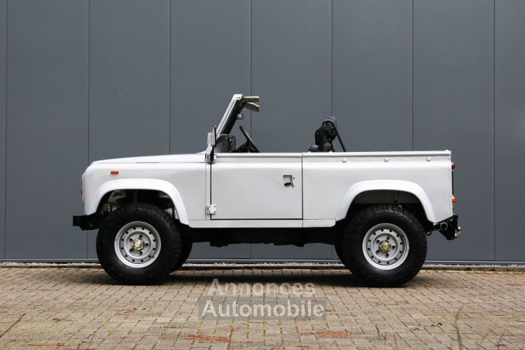 Land Rover Defender 90 V8 3.5L V8 producing 140 bhp - <small></small> 68.500 € <small>TTC</small> - #29