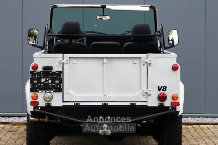 Land Rover Defender 90 V8 3.5L V8 producing 140 bhp - <small></small> 68.500 € <small>TTC</small> - #36