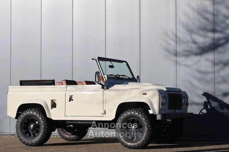 Land Rover Defender 90 V8 Miyo Safari 3.5L V8 producing 200 bhp with injection - <small></small> 146.000 € <small>TTC</small> - #6