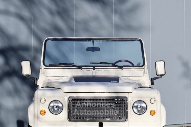 Land Rover Defender 90 V8 Miyo Safari 3.5L V8 producing 200 bhp with injection - <small></small> 146.000 € <small>TTC</small> - #13