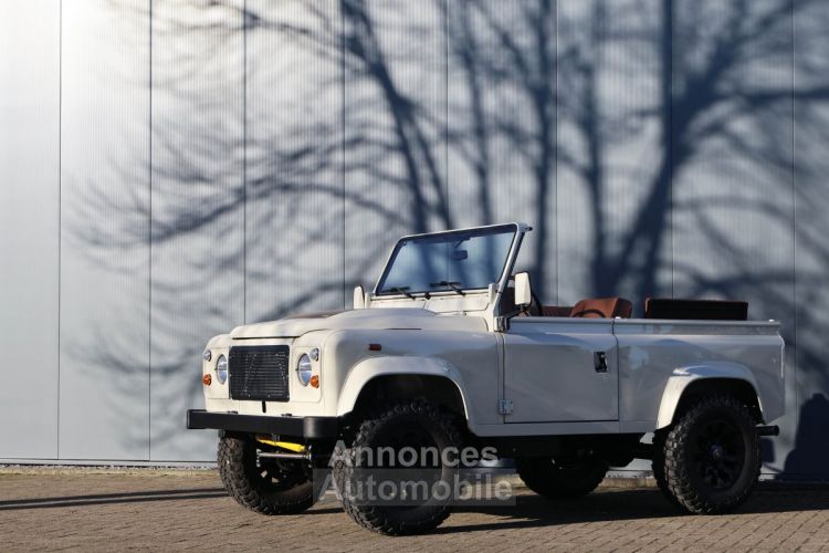 Land Rover Defender 90 V8 Miyo Safari 3.5L V8 producing 200 bhp with injection - <small></small> 146.000 € <small>TTC</small> - #16