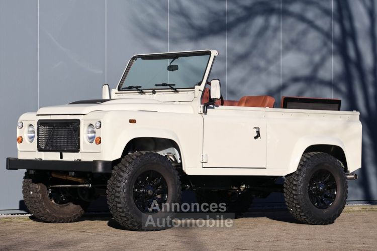 Land Rover Defender 90 V8 Miyo Safari 3.5L V8 producing 200 bhp with injection - <small></small> 146.000 € <small>TTC</small> - #19