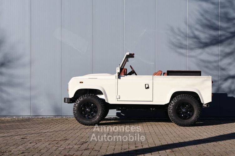 Land Rover Defender 90 V8 Miyo Safari 3.5L V8 producing 200 bhp with injection - <small></small> 146.000 € <small>TTC</small> - #20