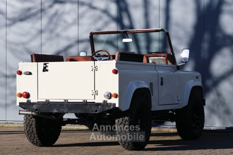 Land Rover Defender 90 V8 Miyo Safari 3.5L V8 producing 200 bhp with injection - <small></small> 146.000 € <small>TTC</small> - #26