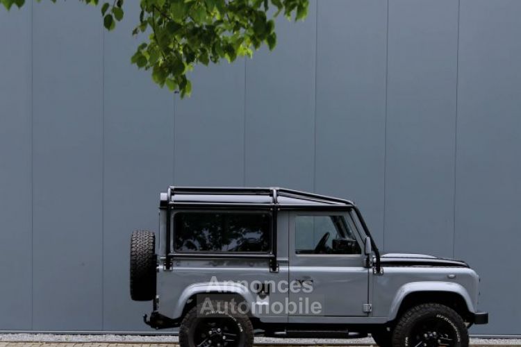 Land Rover Defender 90 V8 Urban 4.6L V8 producing 230 bhp - <small></small> 118.000 € <small>TTC</small> - #2