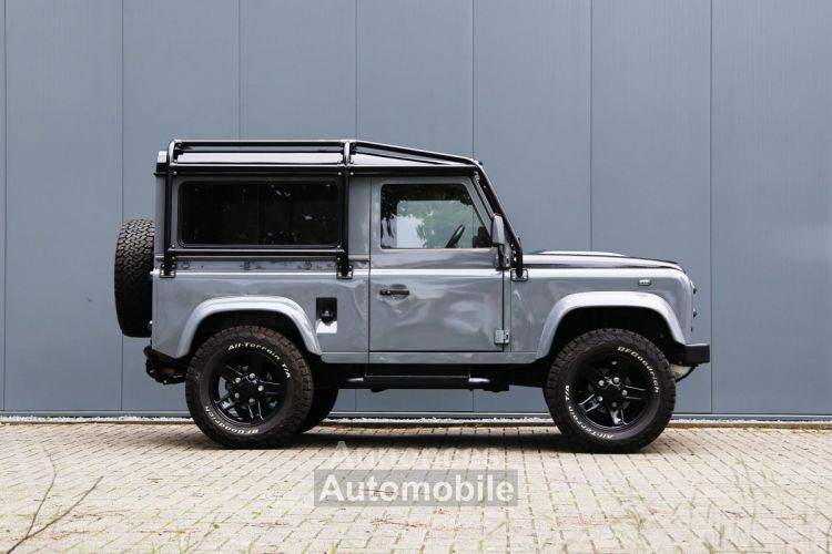 Land Rover Defender 90 V8 Urban 4.6L V8 producing 230 bhp - <small></small> 118.000 € <small>TTC</small> - #4