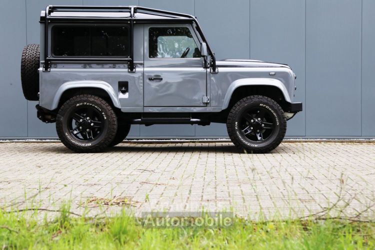 Land Rover Defender 90 V8 Urban 4.6L V8 producing 230 bhp - <small></small> 118.000 € <small>TTC</small> - #5