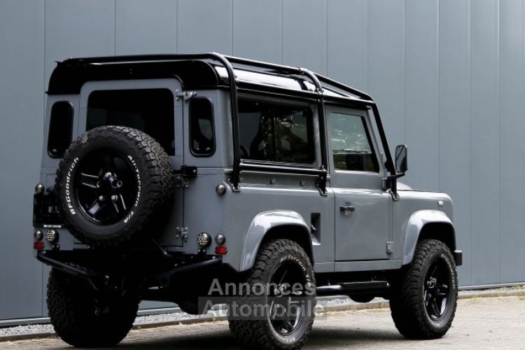 Land Rover Defender 90 V8 Urban 4.6L V8 producing 230 bhp - <small></small> 118.000 € <small>TTC</small> - #9