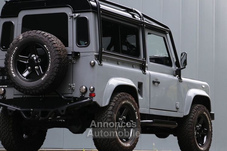 Land Rover Defender 90 V8 Urban 4.6L V8 producing 230 bhp - <small></small> 118.000 € <small>TTC</small> - #10