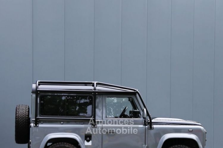 Land Rover Defender 90 V8 Urban 4.6L V8 producing 230 bhp - <small></small> 118.000 € <small>TTC</small> - #12