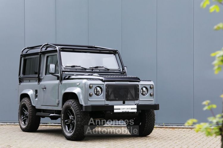 Land Rover Defender 90 V8 Urban 4.6L V8 producing 230 bhp - <small></small> 118.000 € <small>TTC</small> - #16