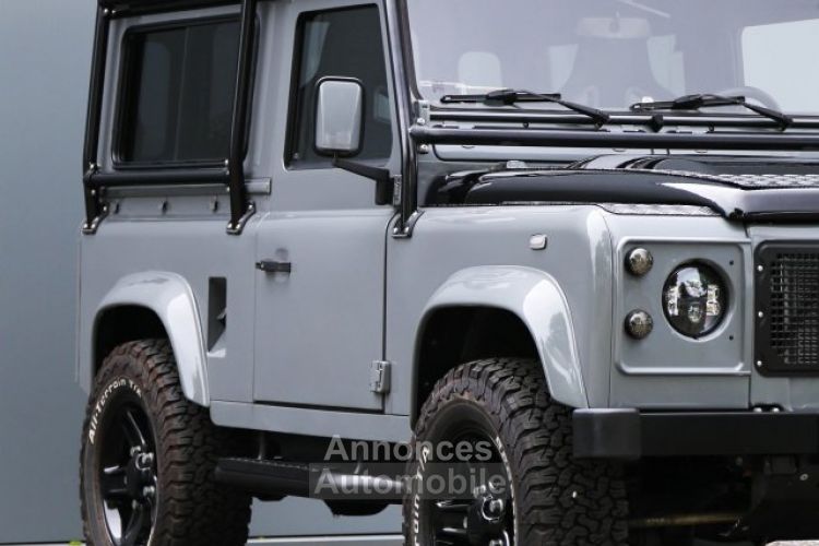 Land Rover Defender 90 V8 Urban 4.6L V8 producing 230 bhp - <small></small> 118.000 € <small>TTC</small> - #21