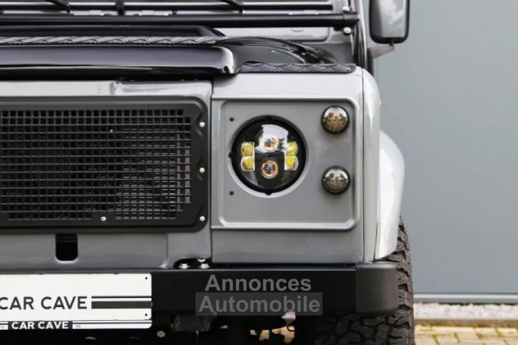 Land Rover Defender 90 V8 Urban 4.6L V8 producing 230 bhp - <small></small> 118.000 € <small>TTC</small> - #25