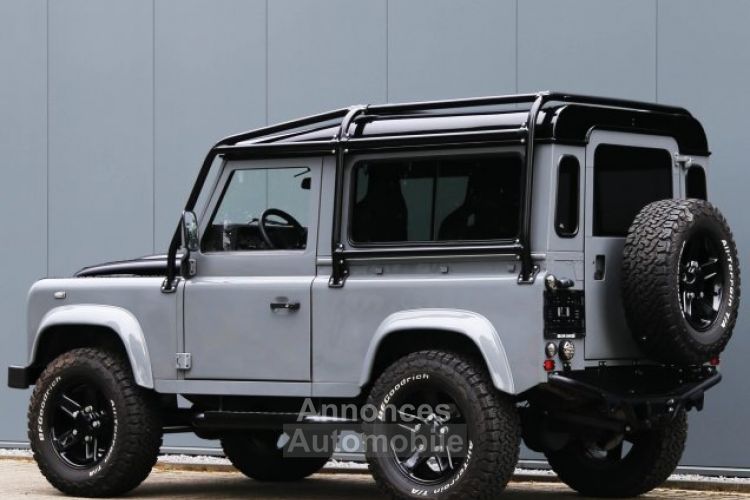 Land Rover Defender 90 V8 Urban 4.6L V8 producing 230 bhp - <small></small> 118.000 € <small>TTC</small> - #32