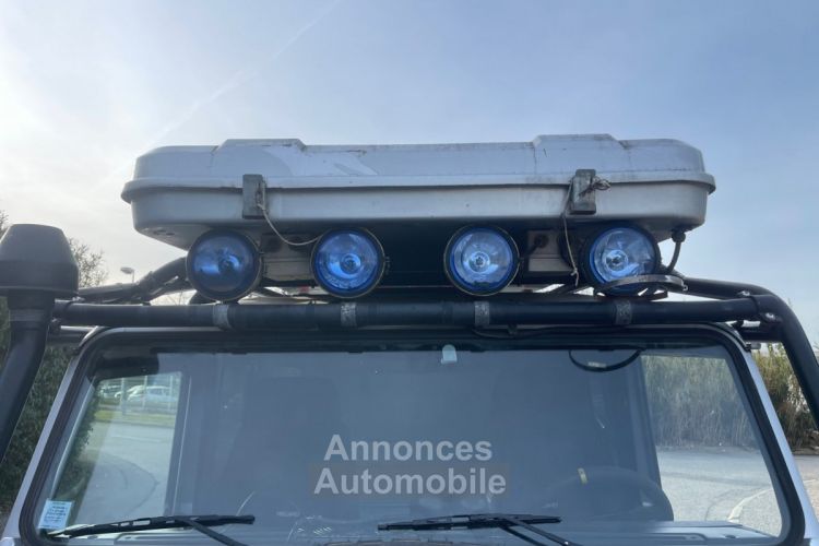 Land Rover Defender pick-up 110 PICK UP DBLE CAB CREW CAB S Prepare Rallye Raid Reservoir 230 L - <small></small> 35.990 € <small>TTC</small> - #27