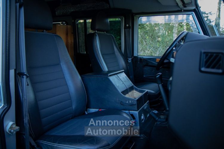 Land Rover Defender Rover 110 VAN 2.4 Turbo - LICHTE VRACHT - DAKTENT - ZETELVERWARMING - TOILET - FRIGOBOX - <small></small> 34.999 € <small>TTC</small> - #13