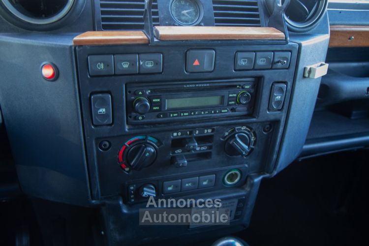 Land Rover Defender Rover 110 VAN 2.4 Turbo - LICHTE VRACHT - DAKTENT - ZETELVERWARMING - TOILET - FRIGOBOX - <small></small> 34.999 € <small>TTC</small> - #17