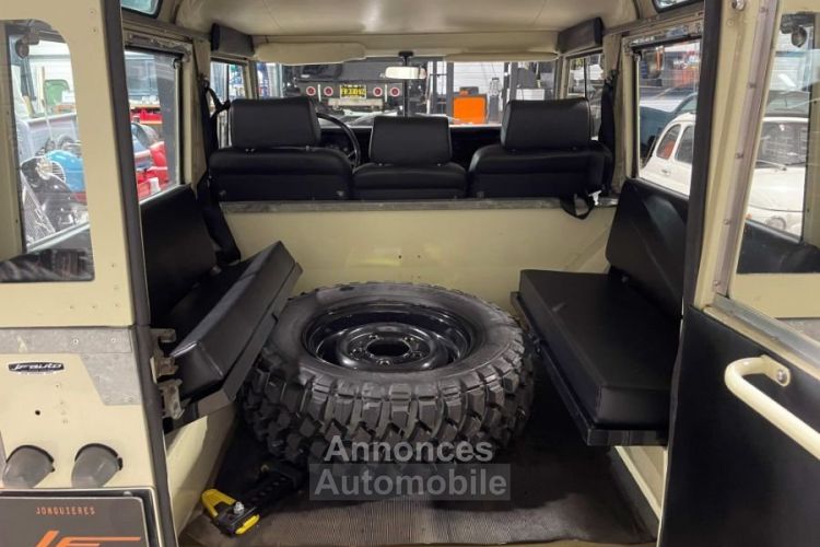 Land Rover Defender SERIE III SAHARA 90 DIESEL 7 PLACES - <small></small> 29.900 € <small>TTC</small> - #15