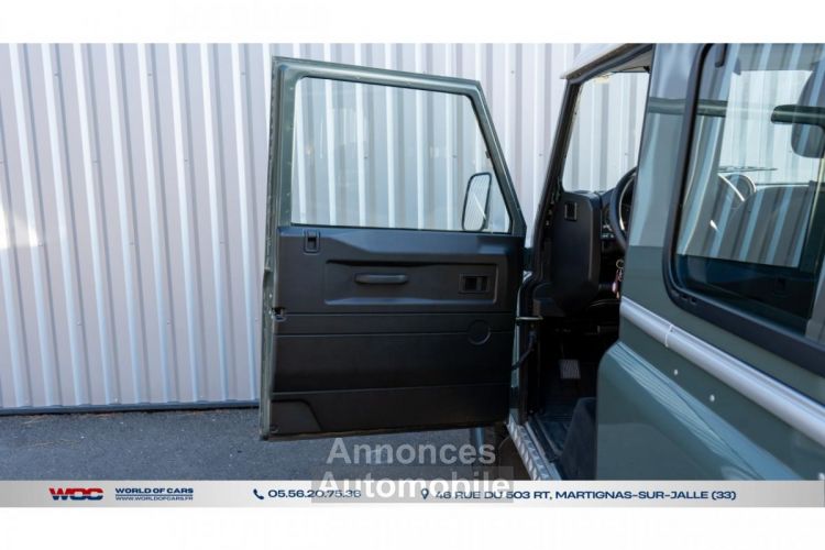 Land Rover Defender Station Wagon 90 2.4 122 SW 4 places - <small></small> 46.990 € <small>TTC</small> - #17