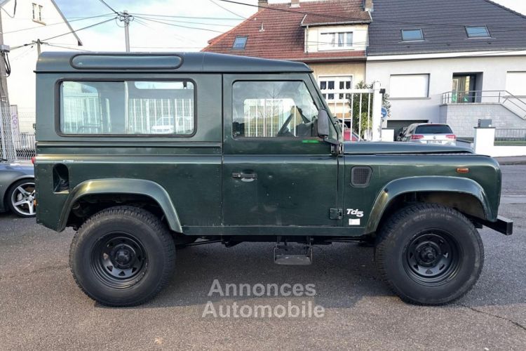 Land Rover Defender Station Wagon 90 2.5 Td5 90 HYGHLANDER - <small></small> 22.490 € <small>TTC</small> - #4