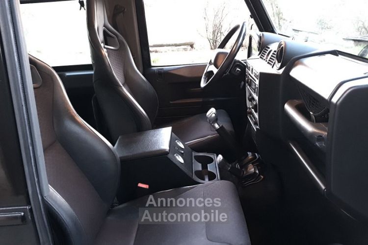 Land Rover Defender Station Wagon SVX TD4 122 SW90 60 YEARS - <small></small> 45.900 € <small>TTC</small> - #11