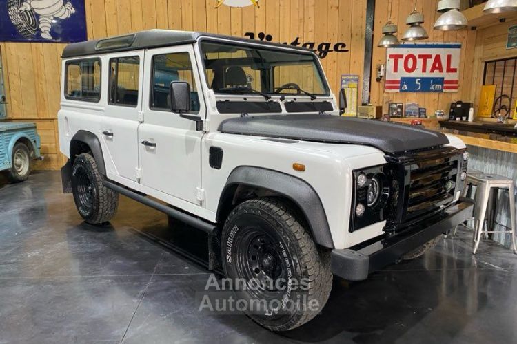 Land Rover Defender Superbe Land rover 110 td5 9 places - <small></small> 34.990 € <small>TTC</small> - #1