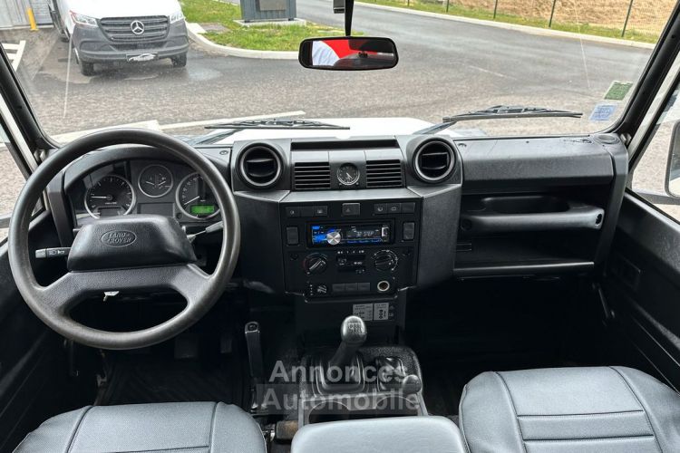 Land Rover Defender SW 110 2.4 TD 122ch SE BVM6 5 places CTTE 4x4 JA 16 Garantie 6 mois - <small></small> 29.990 € <small>TTC</small> - #2