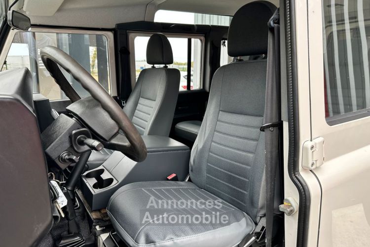 Land Rover Defender SW 110 2.4 TD 122ch SE BVM6 5 places CTTE 4x4 JA 16 Garantie 6 mois - <small></small> 29.990 € <small>TTC</small> - #4