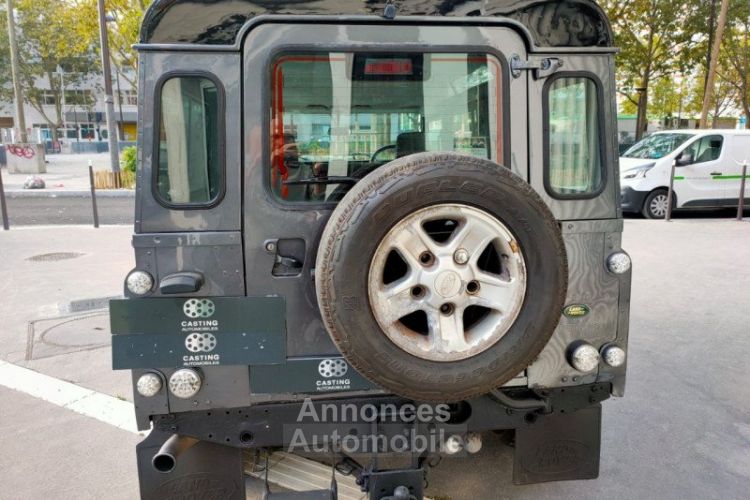 Land Rover Defender TD5 110 // 9 places // RHD - <small></small> 19.900 € <small>TTC</small> - #2