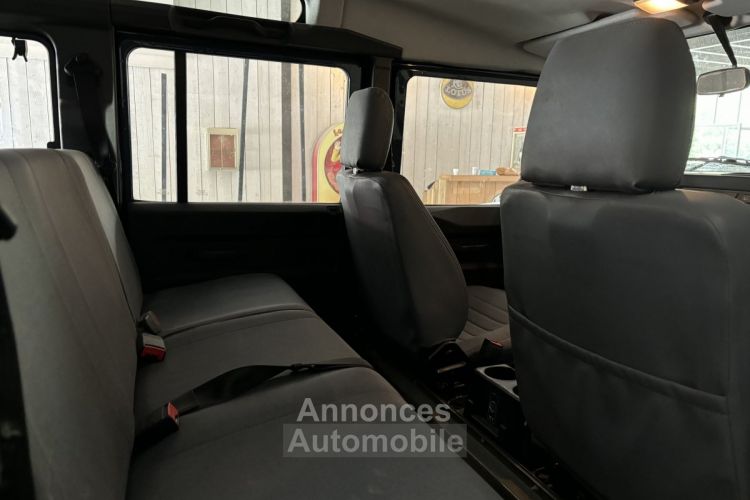 Land Rover Defender TD5 110 SW 9PL TVA - <small></small> 44.950 € <small>TTC</small> - #8