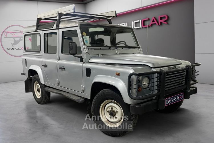 Land Rover Defender TD5 2L5 Station Wagon 9 Places // CLIM / ATTELAGE / MARCHE PIED / ENTRETIEN A JOUR / VITRES ARRIERES COULISSANTES - <small></small> 30.990 € <small>TTC</small> - #1