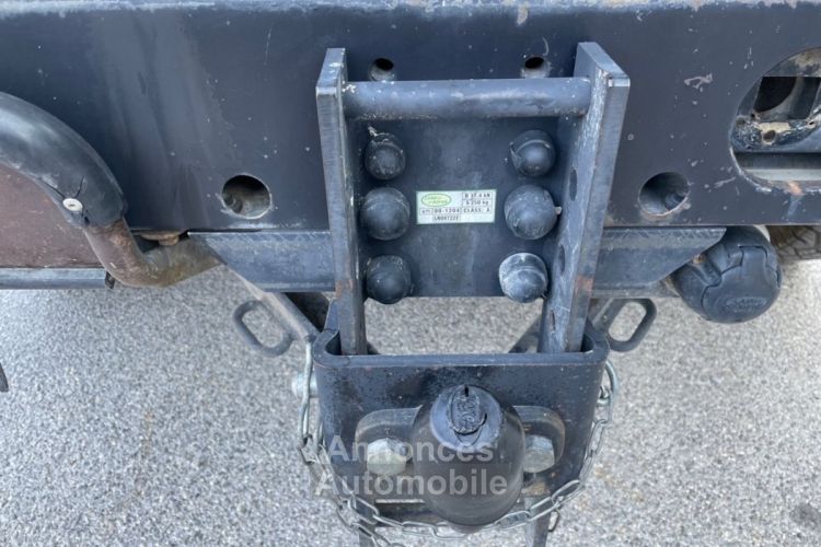 Land Rover Defender TD5 2L5 Station Wagon 9 Places // CLIM / ATTELAGE / MARCHE PIED / ENTRETIEN A JOUR / VITRES ARRIERES COULISSANTES - <small></small> 30.990 € <small>TTC</small> - #23