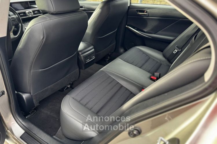 Lexus IS 300H - ENTRETIEN 100% - <small></small> 20.990 € <small>TTC</small> - #31