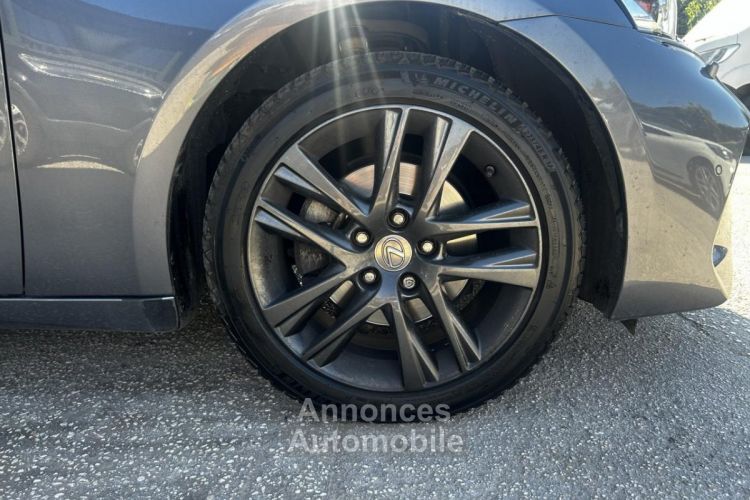 Lexus IS F 300h - BV E-CVT 300H Sport PHASE 2 - <small></small> 21.990 € <small>TTC</small> - #18