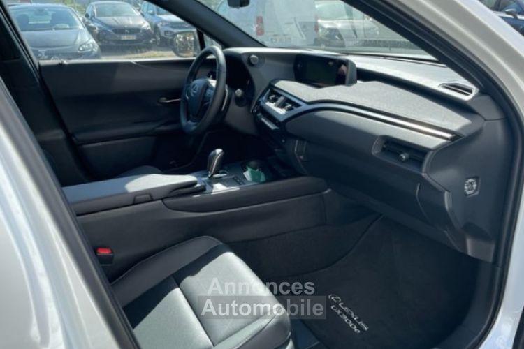 Lexus UX 300e Luxe - <small></small> 35.990 € <small>TTC</small> - #17