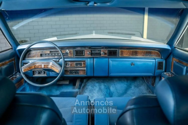 Lincoln Continental 1977 Coupe (1 owner, original paint) - <small></small> 37.950 € <small>TTC</small> - #9