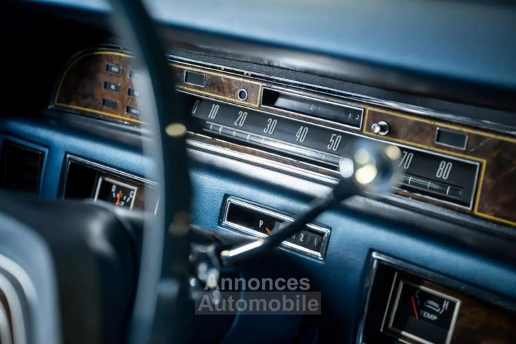 Lincoln Continental 1977 Coupe (1 owner, original paint) - <small></small> 37.950 € <small>TTC</small> - #14