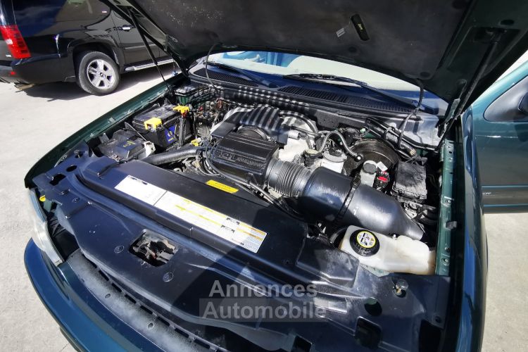 Lincoln NAVIGATOR V8 - 5400 Cc DOHC - 330 Cid / 2 Places Utilitaire . - <small></small> 6.800 € <small>TTC</small> - #46