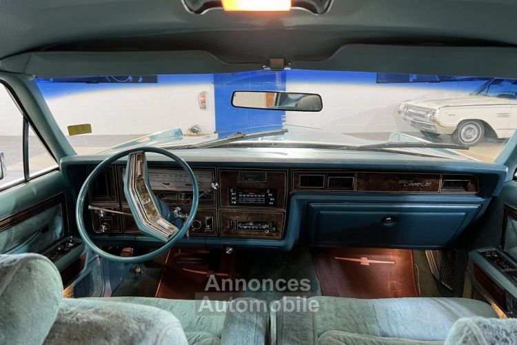 Lincoln Town Car MK V TONW 6.6L V8 220 CH - <small></small> 19.990 € <small>TTC</small> - #18