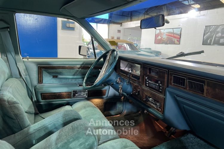 Lincoln Town Car MK V TONW 6.6L V8 220 CH - <small></small> 19.990 € <small>TTC</small> - #19