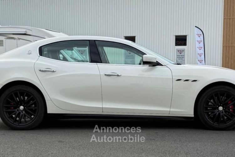 Maserati Ghibli 3.0 V6 410Cv Q4 BVA S&S SIEGES VENTILES + CHAUFFANTS MOTEUR CHAINE TRES FAI... - <small></small> 39.980 € <small>TTC</small> - #8