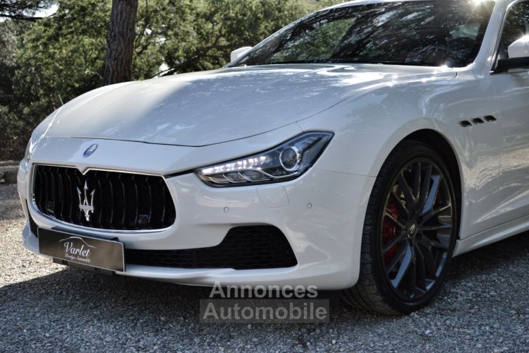 Maserati Ghibli MAGNIFIQUE MASERATI GHIBLI SQ4 3.0 V6 410ch BVA8 + DE 28Ke D'OPTIONS PACK CARBONE CARPLAY TOIT OUVRANT FULL CUIR 21 BOWERS & WILKINS ECUSSONS CAMERA  - <small></small> 47.990 € <small>TTC</small> - #3