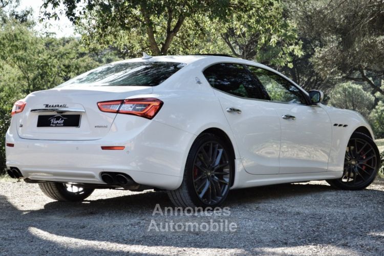 Maserati Ghibli MAGNIFIQUE MASERATI GHIBLI SQ4 3.0 V6 410ch BVA8 + DE 28Ke D'OPTIONS PACK CARBONE CARPLAY TOIT OUVRANT FULL CUIR 21 BOWERS & WILKINS ECUSSONS CAMERA  - <small></small> 47.990 € <small>TTC</small> - #10