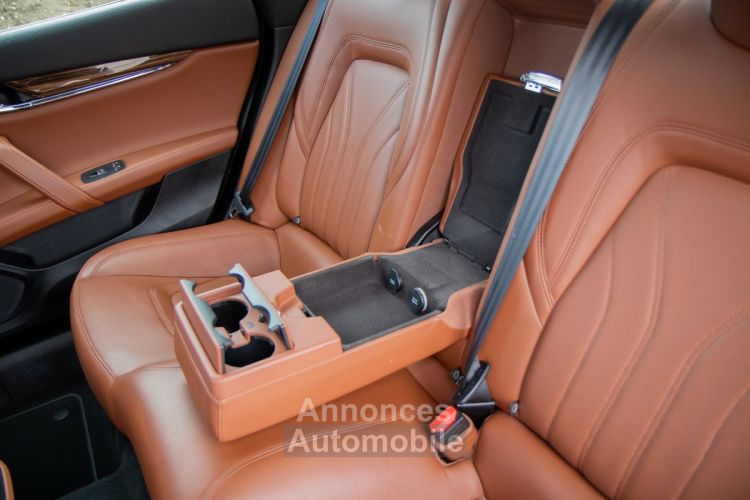 Maserati Quattroporte GTS 3.8 Bi-Turbo V8 - ZETELVENTILATIE - CAMERA - KEYLESS GO - PANO OPEN DAK ZO MEENEMEN - MOTORPROBLEEM - <small></small> 25.999 € <small>TTC</small> - #36