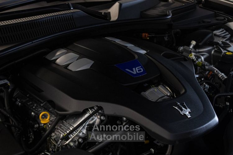 Maserati Quattroporte V6 430 ch Modena Q4 - <small></small> 169.900 € <small>TTC</small> - #17