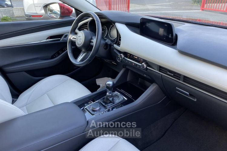 Mazda 3 Mazda3 (4) Skyactiv-X M-Hybrid 180 Exclusive 4 portes Berline (oct. 2020) (co2 127.0) - <small></small> 22.990 € <small>TTC</small> - #8