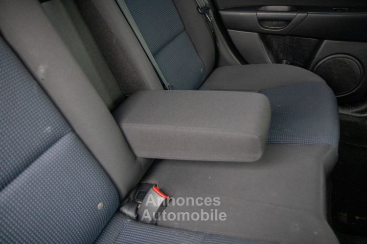 Mazda 3 Sedan 1.6i 16V Benzine - AIRCO - ISOFIX - BLUETOOTH - MISTLAMPEN - <small></small> 2.000 € <small>TTC</small> - #28